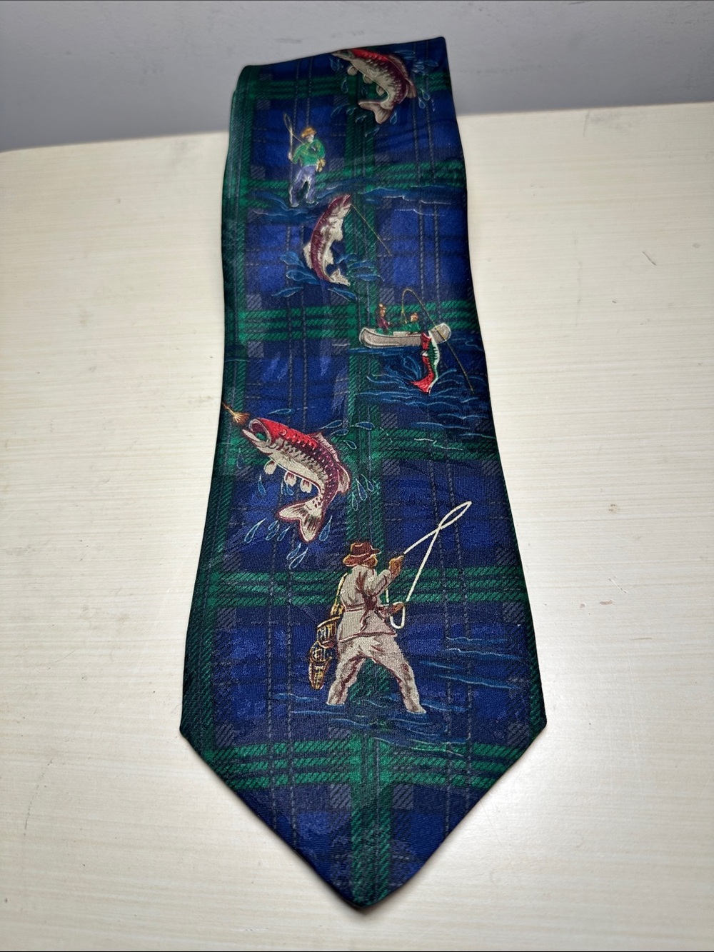 Surrey Men's Fishing Themed vintage polyester Tie in Blue & Green plaid